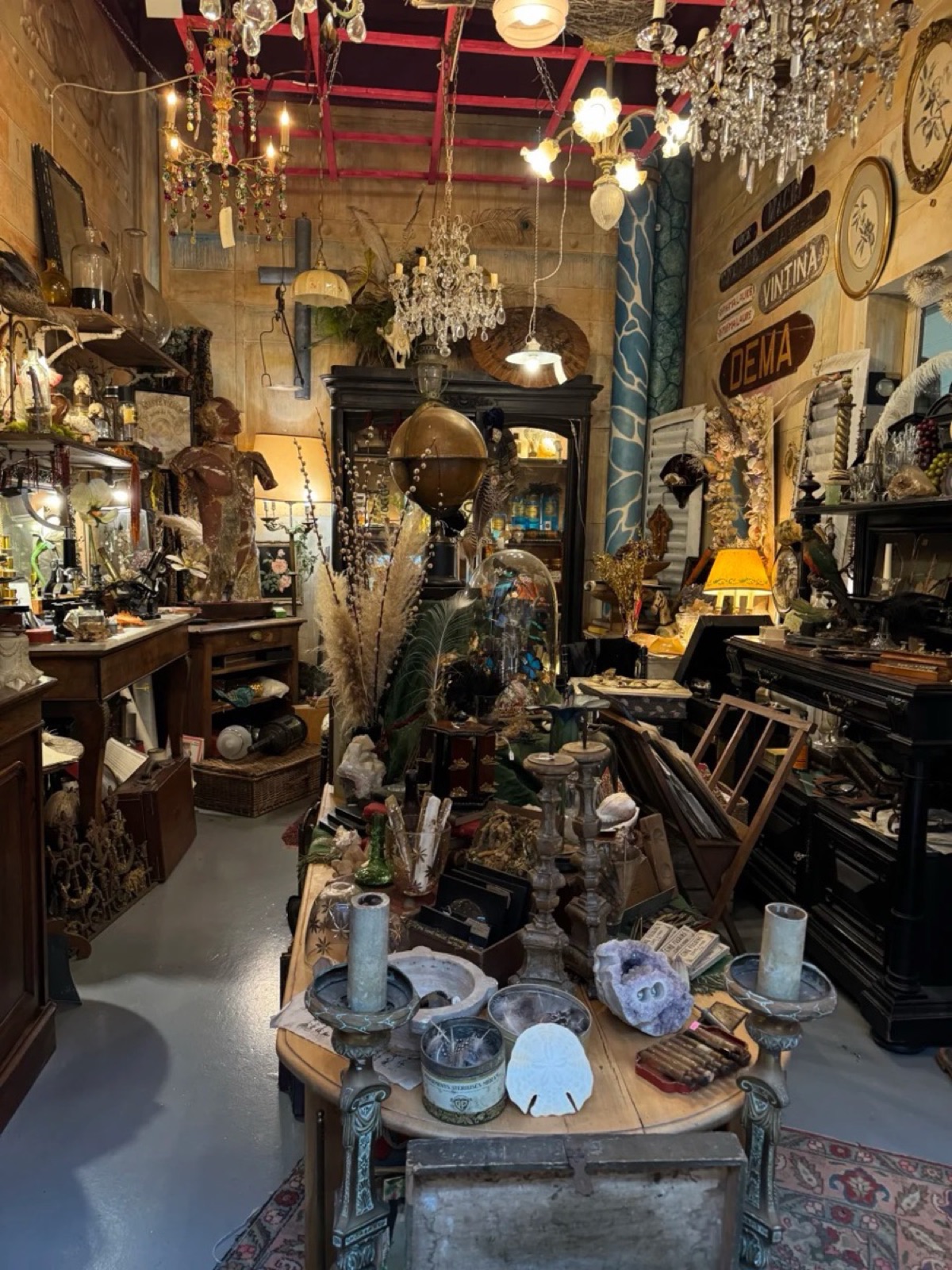 Objects at Saint-Ouen Market